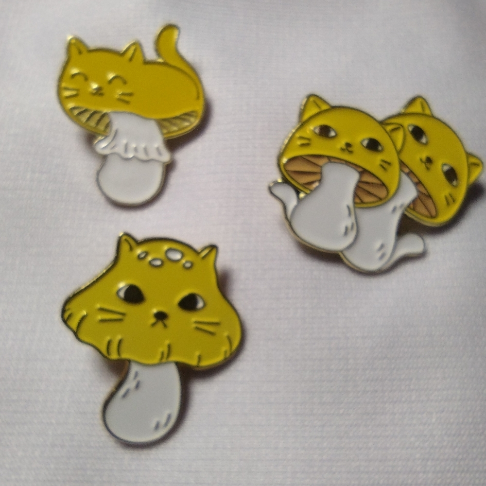 Cat Magic Mushroom Brooch Pins